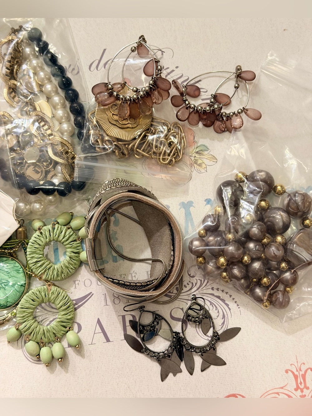 Jewelry bundle - Picture 3 of 5